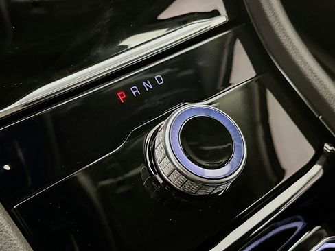 Used 2022 Jeep Grand Cherokee L Limited w/ Black Appearance Package image 25