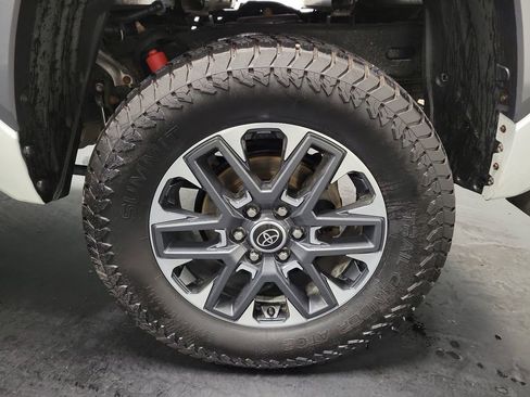 Used 2023 Toyota Tundra Limited AWD/4WD image 10