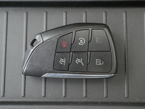 Used 2023 GMC Yukon XL Denali AWD/4WD image 33