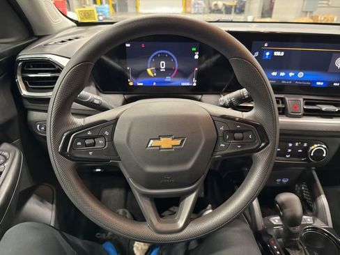 Used 2024 Chevrolet TrailBlazer LS w/ LS Convenience Package image 16