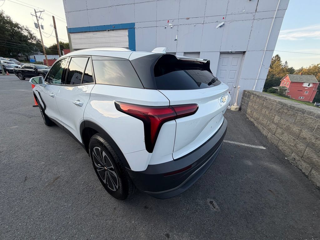 Used 2024 Chevrolet Blazer EV LT AWD/4WD image 3