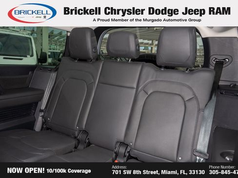 Used 2023 Land Rover Defender 130 SE image 17