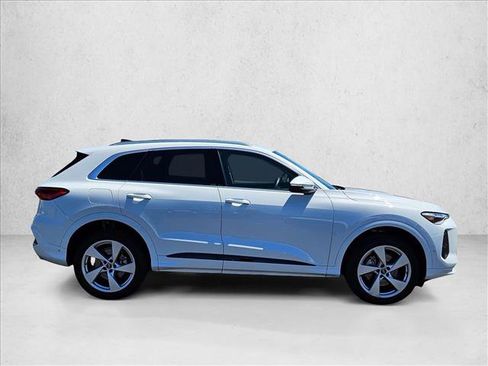 Certified 2025 Audi Q5 Premium w/ Premium Plus AWD/4WD image 4
