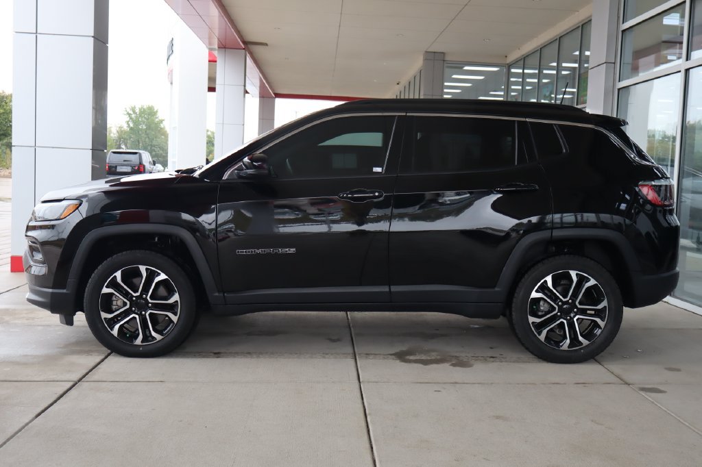 Used 2023 Jeep Compass Limited AWD/4WD image 4