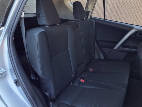 Used 2018 Toyota RAV4 LE w/ All Weather Liner Package FWD image 32