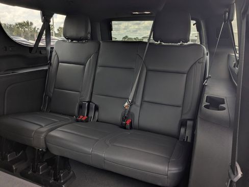 Certified 2025 Chevrolet Suburban Z71 AWD/4WD image 16