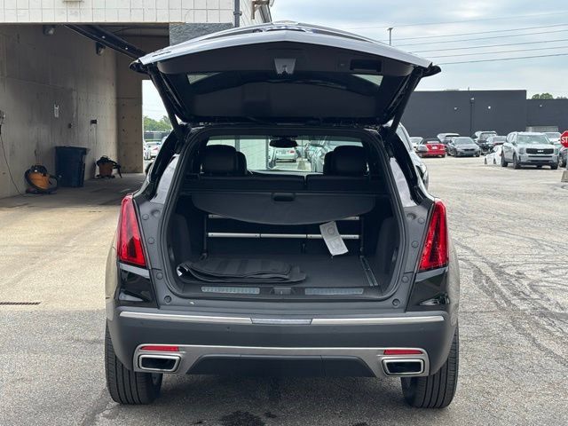 Used 2025 Cadillac XT5 Premium Luxury AWD/4WD image 33