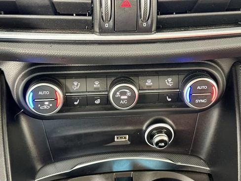 Used 2024 Alfa Romeo Stelvio Veloce AWD/4WD image 13