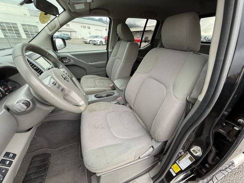 Used 2019 Nissan Frontier SV image 15