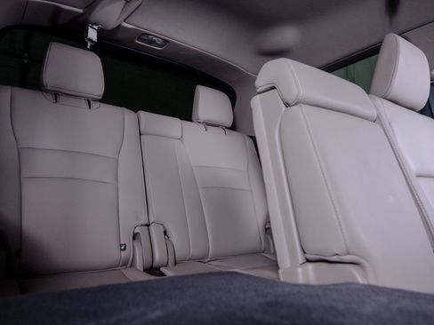 Used 2018 Honda Pilot Touring image 12