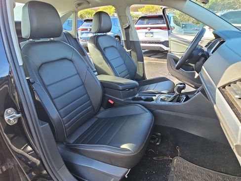 Used 2022 Volkswagen Jetta SE w/ Panoramic Sunroof Package image 13