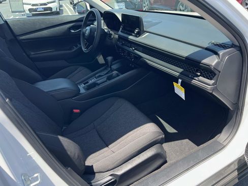 Certified 2025 Honda Accord LX image 28