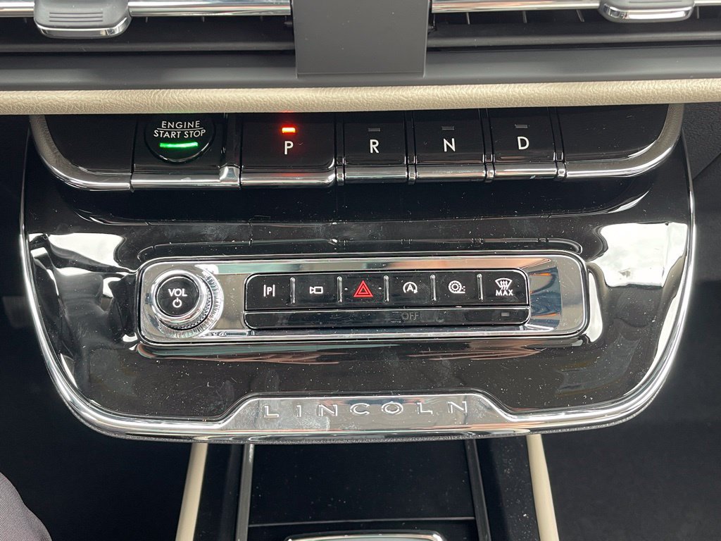 New 2025 Lincoln Corsair Reserve FWD image 14