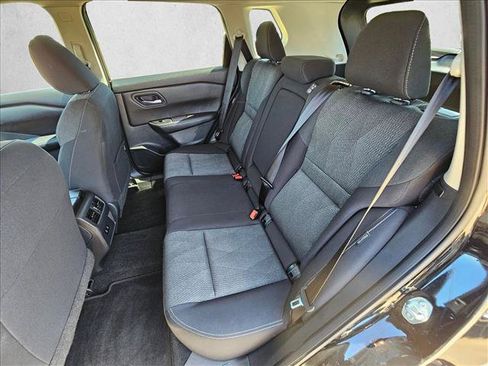 Used 2024 Nissan Rogue SV AWD/4WD image 16