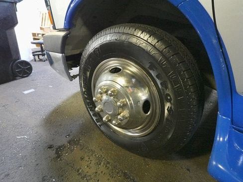 Used 2014 Chevrolet Express 3500 w/ Shuttle Bus Package image 21