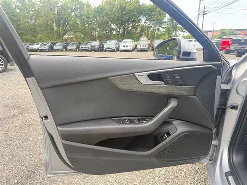 Used 2019 Audi A4 2.0T Premium FWD image 11