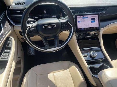 Certified 2021 Jeep Grand Cherokee L Limited w/ Luxury Tech Group II AWD/4WD image 17