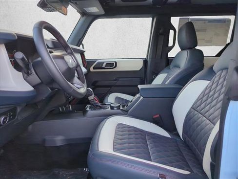 New 2025 Ford Bronco Heritage Edition image 4