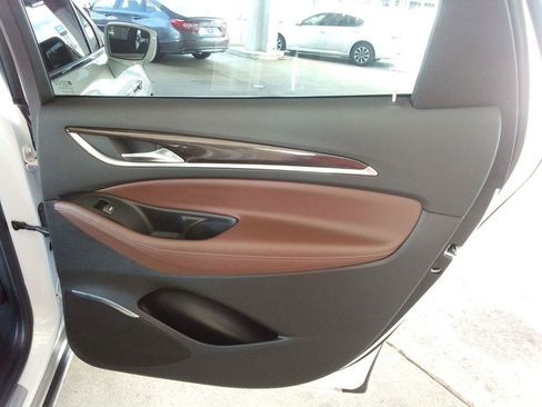 Used 2018 Buick Enclave Avenir w/ Avenir Technology Package AWD/4WD image 25