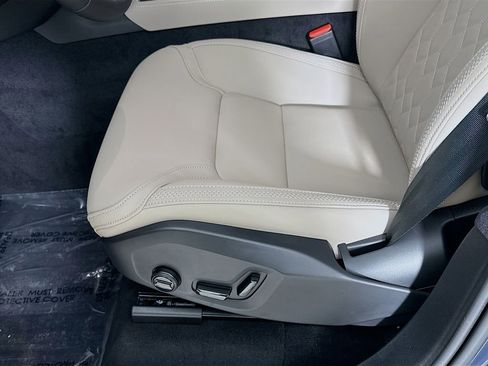 New 2026 Volvo XC90 B6 Plus w/ Protection Package Premier image 19