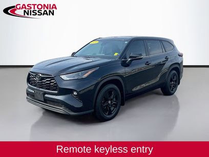 Used 2024 Toyota Highlander LE