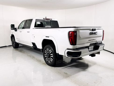 Used 2024 GMC Sierra 3500 Denali Ultimate image 8