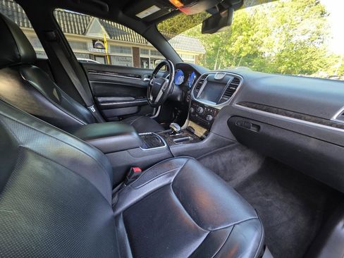 Used 2014 Chrysler 300 C image 41