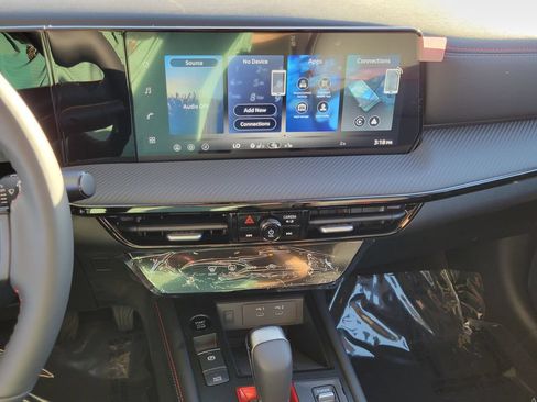 New 2026 Nissan Kicks SR w/ SR Premium Package FWD image 7