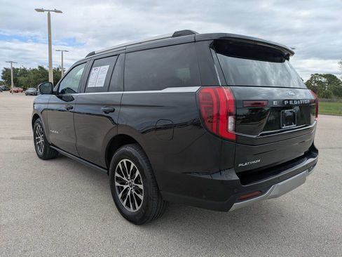 Used 2025 Ford Expedition Platinum AWD/4WD image 7