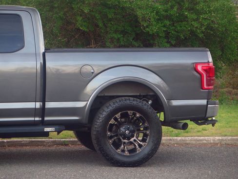 Used 2015 Ford F150 Lariat image 24
