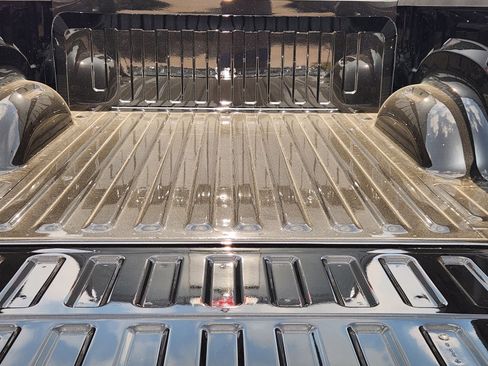 New 2026 RAM 1500 Laramie AWD/4WD image 25