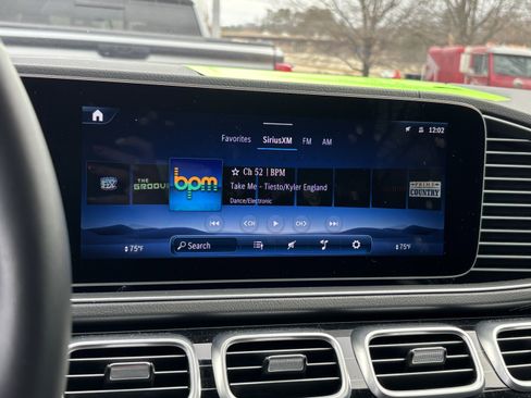 Used 2024 Mercedes-Benz GLE 450e 4MATIC image 24