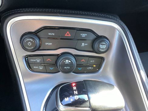 Used 2019 Dodge Challenger SXT image 13