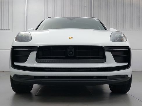 New 2026 Porsche Macan image 10