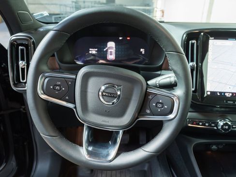 Used 2023 Volvo XC40 Recharge Plus AWD/4WD image 3