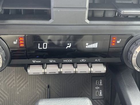 Used 2025 Toyota Tacoma TRD Off-Road AWD/4WD image 29