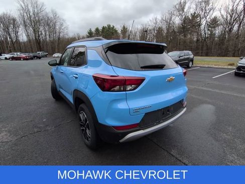 Used 2024 Chevrolet TrailBlazer LT w/ LT Cold Weather Package image 3