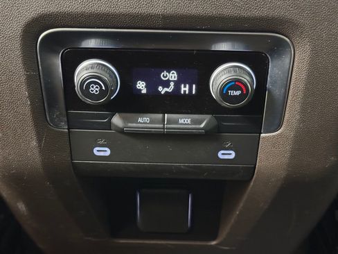 Used 2021 Chevrolet Tahoe Z71 AWD/4WD image 18