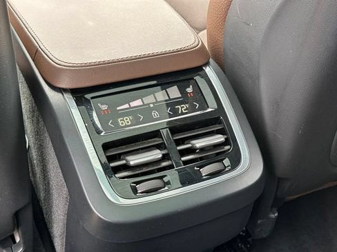Certified 2025 Volvo XC90 B6 Plus w/ Protection Package AWD/4WD image 13