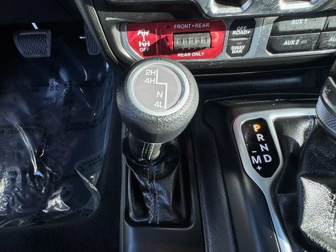 Used 2026 Jeep Gladiator Rubicon AWD/4WD image 21