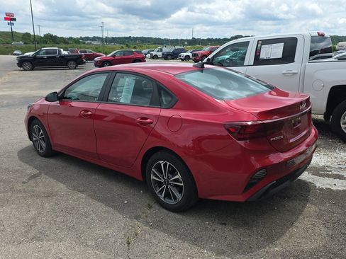 Used 2024 Kia Forte LXS w/ LXS Technology Package FWD image 4