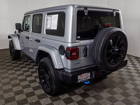 Used 2024 Jeep Wrangler Unlimited Sahara AWD/4WD image 17