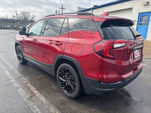 Used 2023 GMC Terrain SLT w/ Elevation Edition image 12