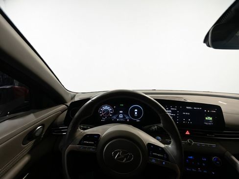 Used 2023 Hyundai Elantra SEL w/ Convenience Package FWD image 7