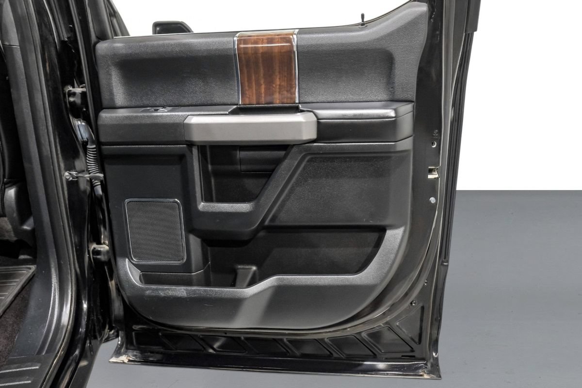 Used 2016 Ford F150 Platinum w/ Equipment Group 701A Luxury AWD/4WD image 47