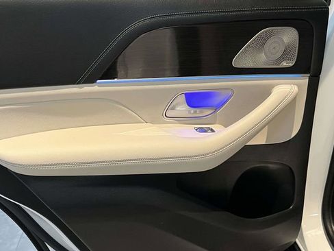 Certified 2024 Mercedes-Benz GLE 450e 4MATIC image 11