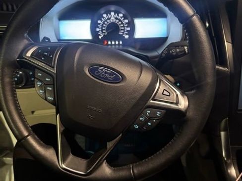 Used 2023 Ford Edge Titanium w/ Class II Trailer Tow Package image 8