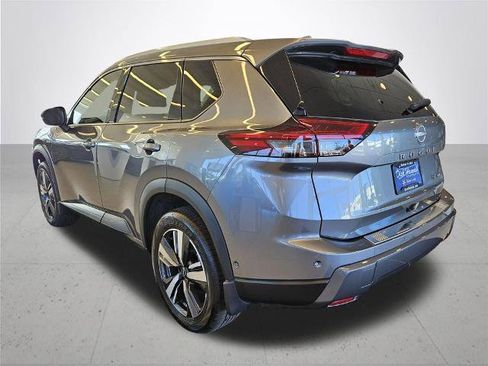 Certified 2025 Nissan Rogue SL AWD/4WD image 11