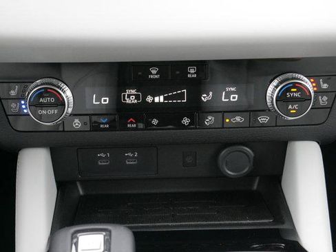 Used 2025 Mitsubishi Outlander AWD image 20