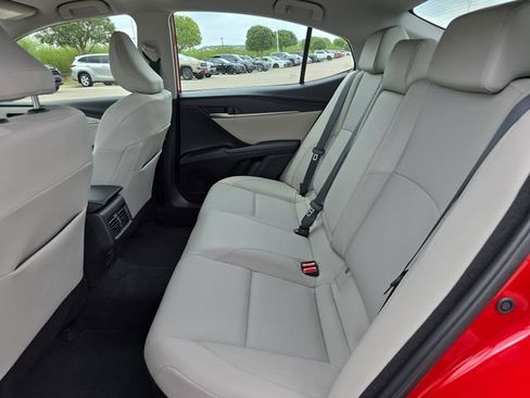 Used 2026 Toyota Camry XLE FWD image 14